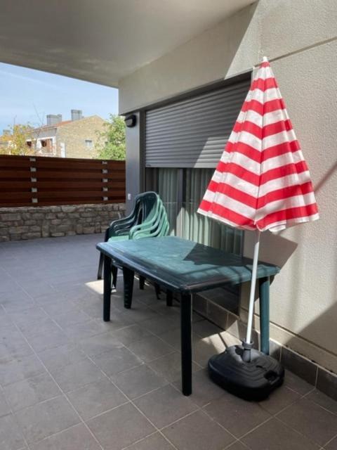 Chalet Adosado Entero, Bbq Y Piscina Comunitaria Сабіньяніго Екстер'єр фото